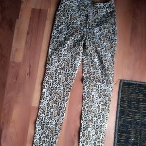 NWOT Leopard print skinny jeans
